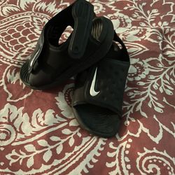 Boy’s  Nike Sandals  9c