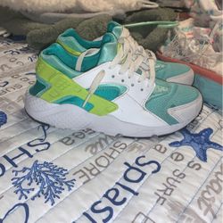 Shoes For Women Size 5. 