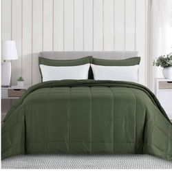 HOMBYS Oversized King Comforter 128x120, Lightweight Quilted Down Alternative Duvet Insert for All Season,Olive Green,8 Corner Tabs
