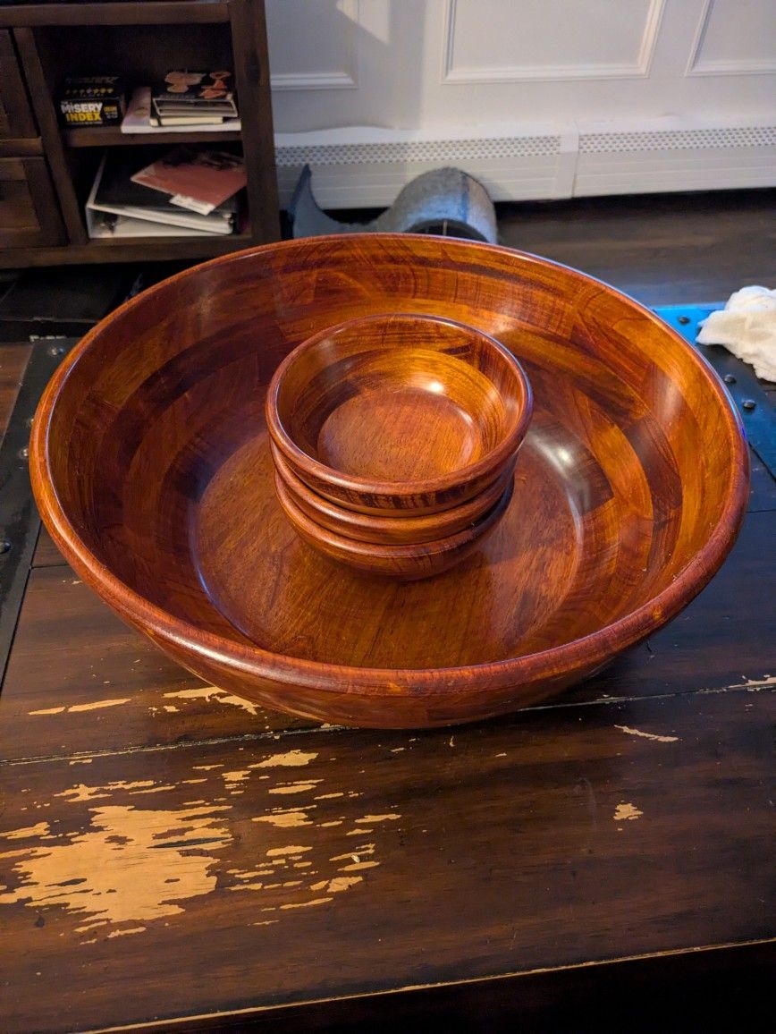 Set Of Bowls