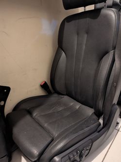 2015 f06 Dakota seats