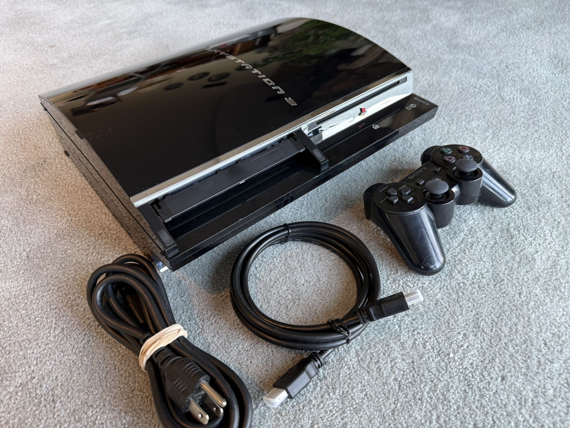 ***NO TRADES!!!*** 80 GB PlayStation 3 model CECHE01 ***plays PS2 disks***