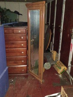 Side piece for entertainment center/Small Dresser
