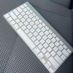 Apple OEM Bluetooth Keyboard 