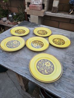 Set of 6 Yellow Floral Ceramic Plates