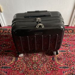 Nice Hard She’ll Carry On Suitcase Used But Nice