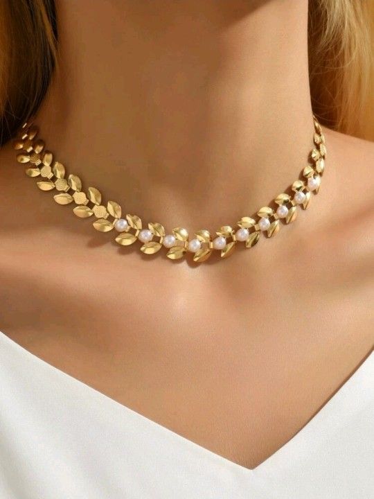 Pearl Decor Necklace