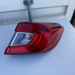 2018 2019 2020 2021 2022 Honda Accord Tail Light Right Passenger RH OEM USED