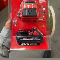 Milwaukee Top With Battery 