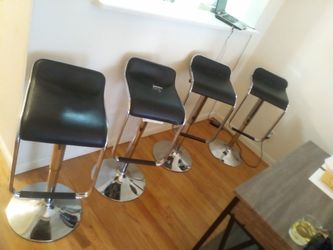 4 bar stools