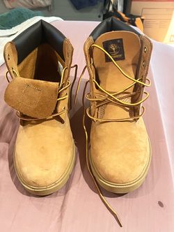 Boys boots