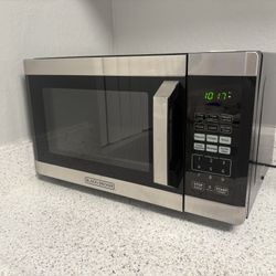 Black+Decker Stainless Steel Microwave 