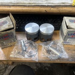 Yamaha Banshee Pistons