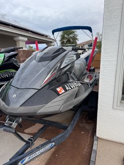 Jet skis w trailer