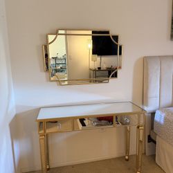 Dresser Desk Set