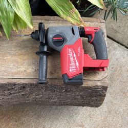 Milwaukee Rotary Hammer