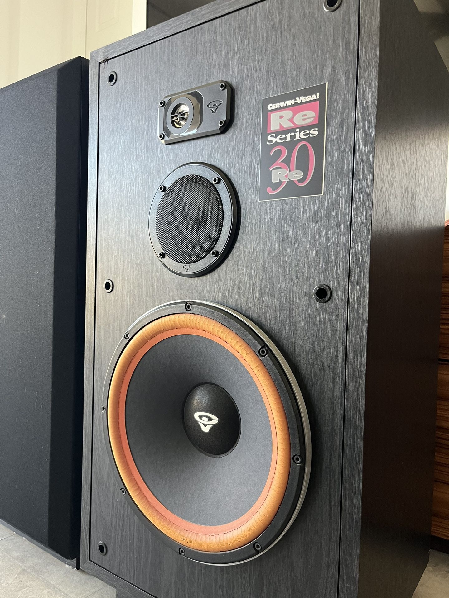 Cerwin Vega RE-30 Speakers