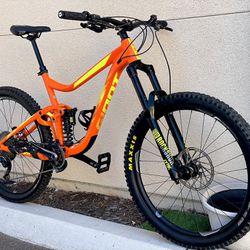 2019 Giant Reign SX 27.5 (Large) Lyrik RCT3 170mm, RS Super Deluxe Coil RT