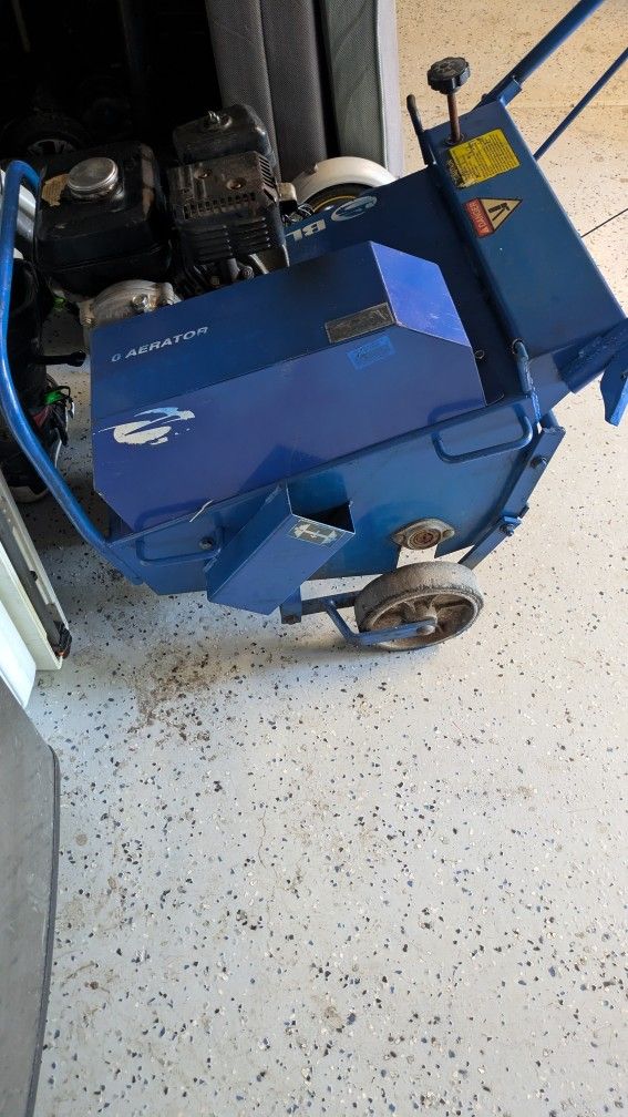 Bluebird 530 Lawn Aerator