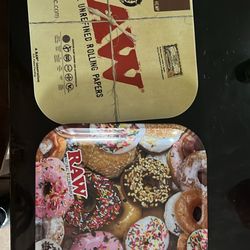 Raw papers XL Rolling Tray And Lid $30