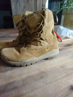 Nike trail frame boots top