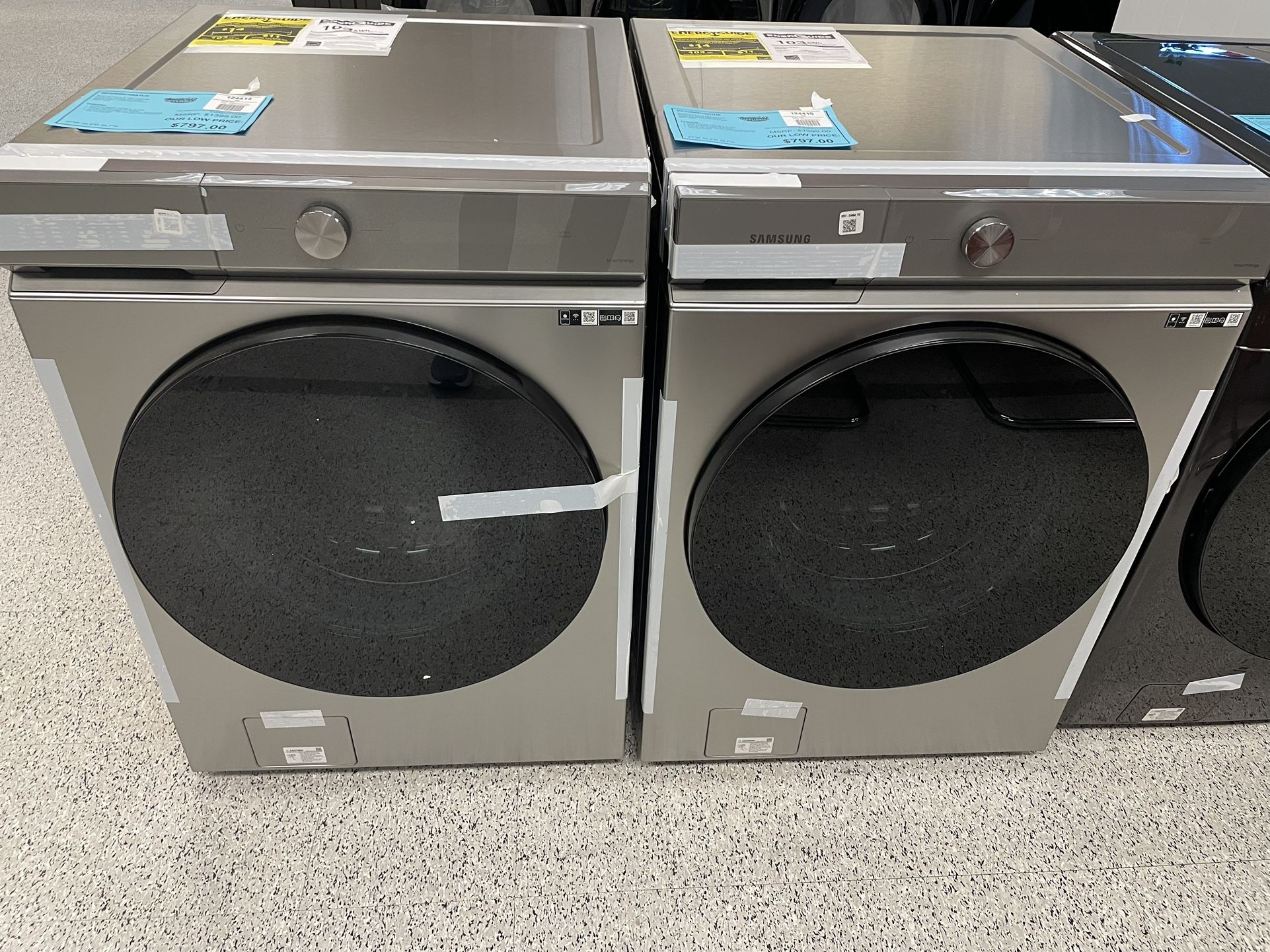 New Open Box Discounted Bespoke Front Load Washer Dryer Set In Stock