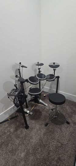 Donner Adults Electronic Drum Set with Quiet Mesh Drum Pads, 31 Kits, 450+ Sounds, DED-200X, Gray