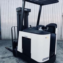 Crown forklift Electric 