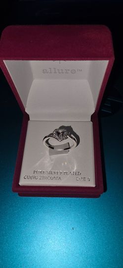 Silver heart ring