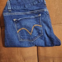 Women's Levi's Jeans