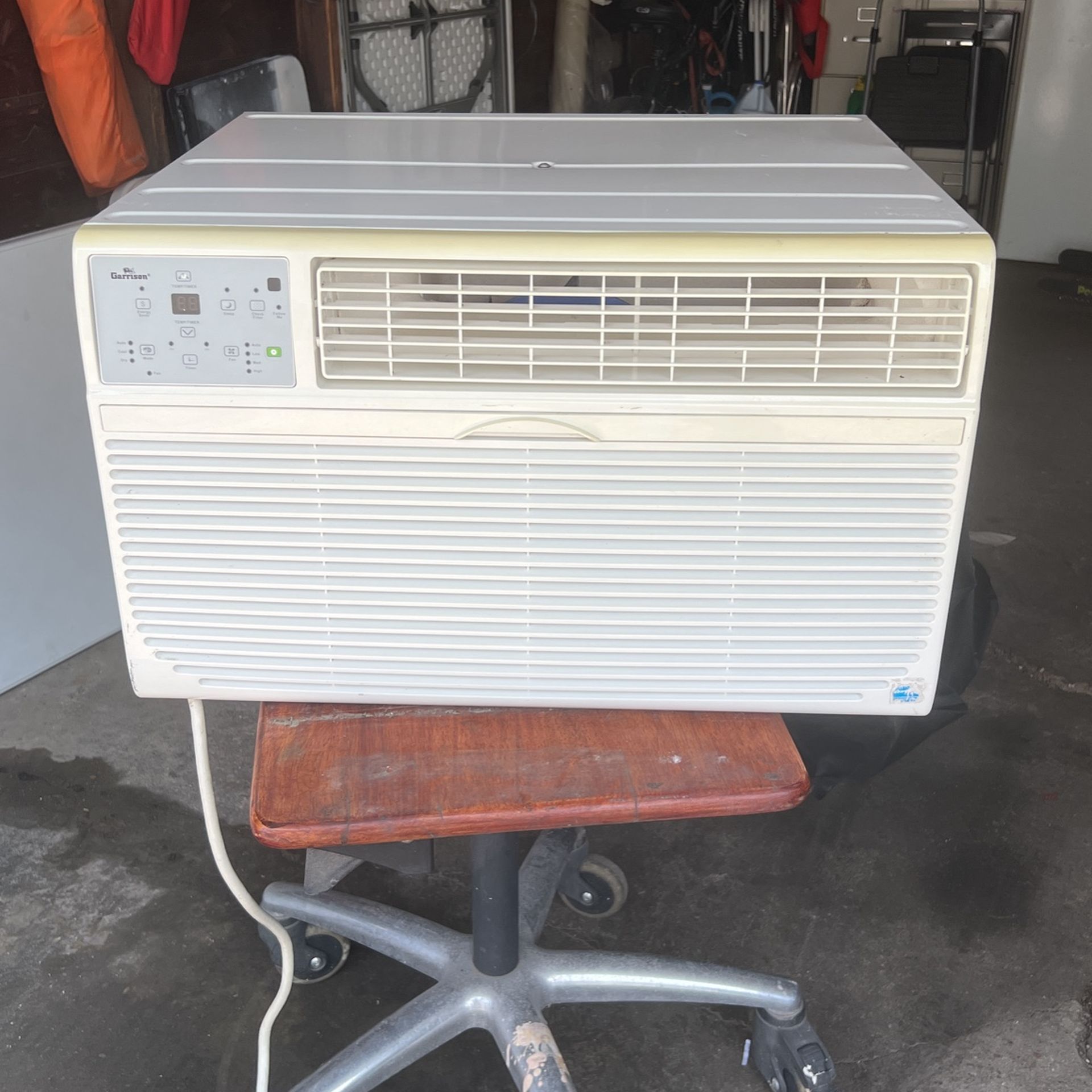 Garrison Window AC 10000 BTU, 200 obo