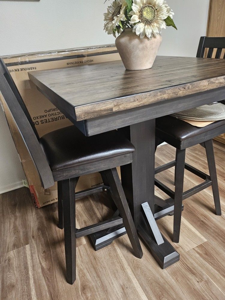 Peighton 3 Piece Pub Table Set- 42"H
