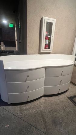 6 Drawer dresser
