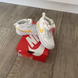 Nike Court Borough Mid 2 Sneakers
