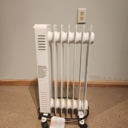Mainstays 1500W Mechanical Oil Filled Electric Radiant Space Heater, White