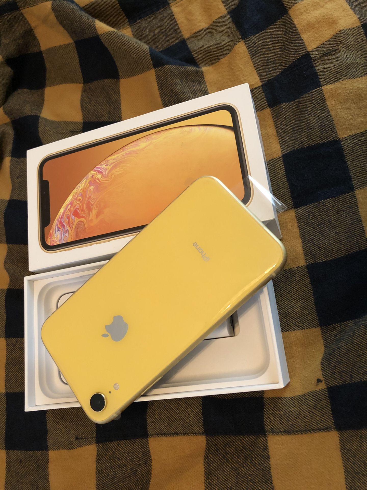 Apple iPhone 10R yellow unlocked brand new I can deliver too