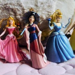 Danbury Mint Limited Edition Disney Princesses Ornaments. 