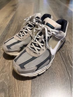 Nike Vomero 5 size 9.5
