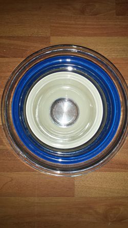 Pyrex clear bottom nesting bowls