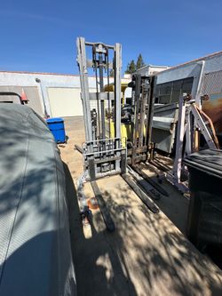 Eoslift electric hand fork lift
