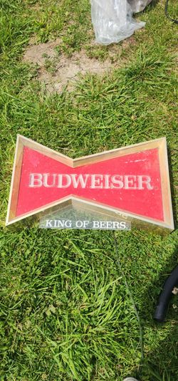 Budweiser light up Bar Sign