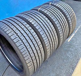 245/60=20 Goodyear Selling a set of 4 tires in excellent condition 🫡