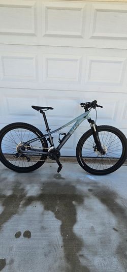 GIANT 2021 LIV TEMPT 2