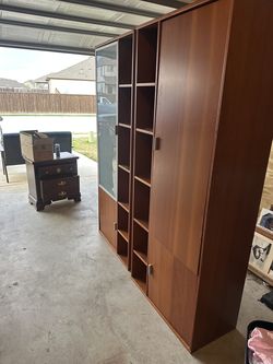 2 movies/bookshelves