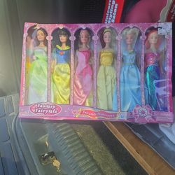 Six dolls from the disney