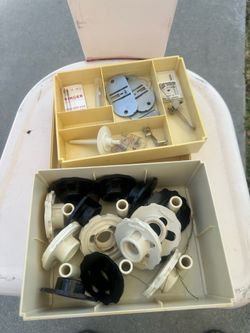 Vintage Singer Sewing Machine Accessories Lot Bobbin Winders 172698 Needle Plates Feet & Needles