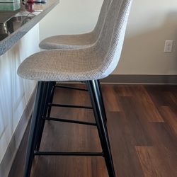 2 Bar Stools With Backs