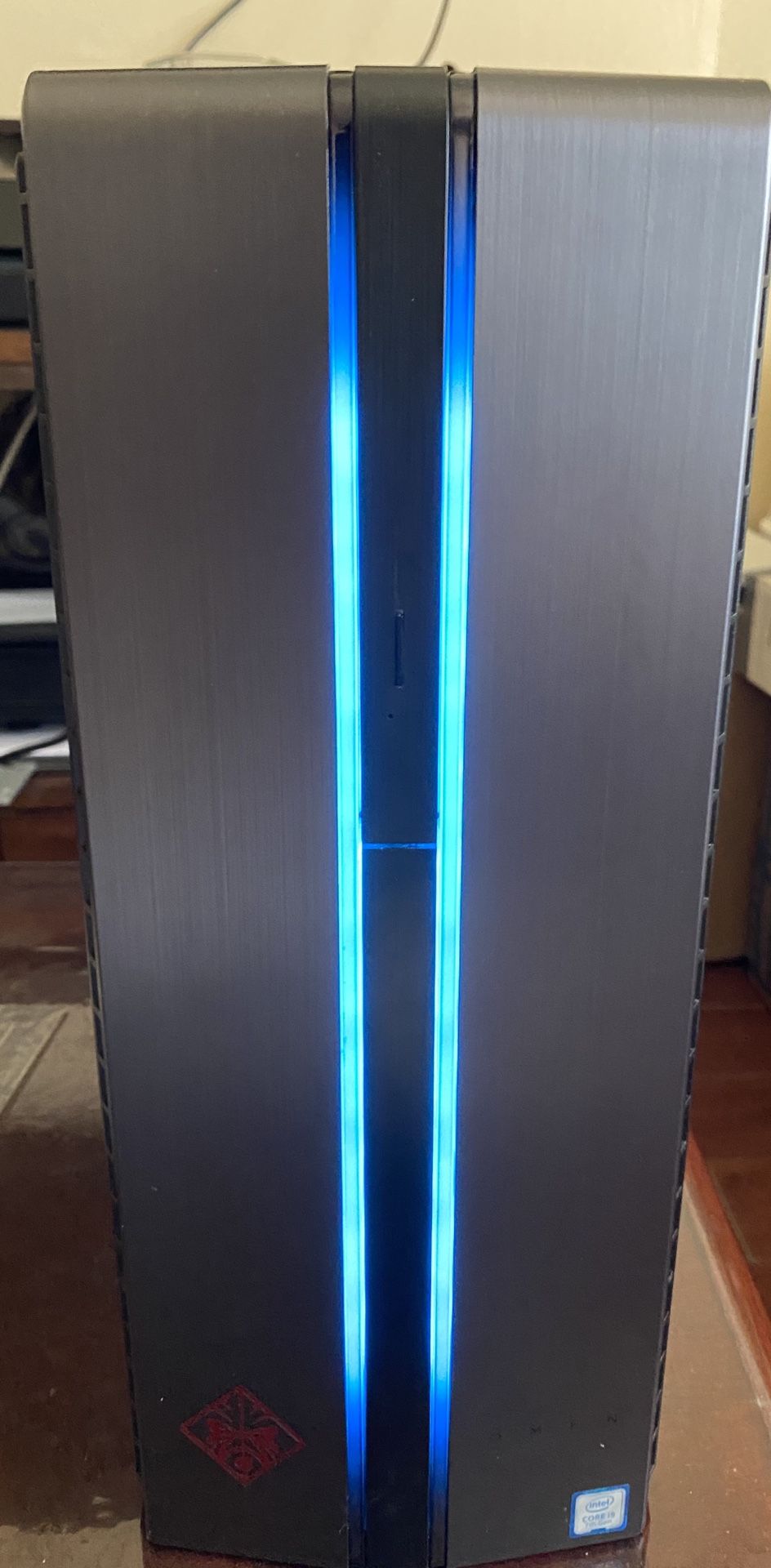 PC Gamer HP OMEN 870-114nf Modifié - I7 6e Gen, GTX 1070, 16 Go RAM, SSD 256 Go + HDD 1 To