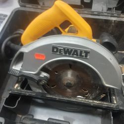 Dewalt Dw369 7 1/4" Circular Saw In Hard Case