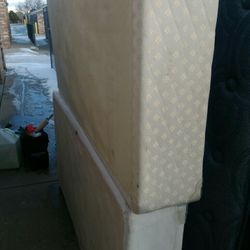 2 Twin Box Springs 50 Dollars can Deliver